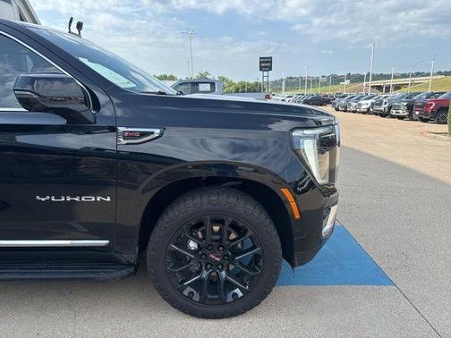 2025 GMC Yukon Elevation