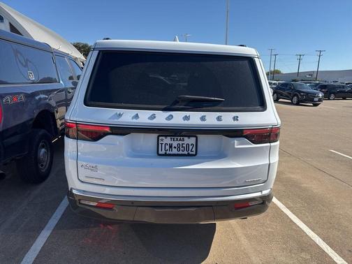 2022 Jeep Wagoneer Series II