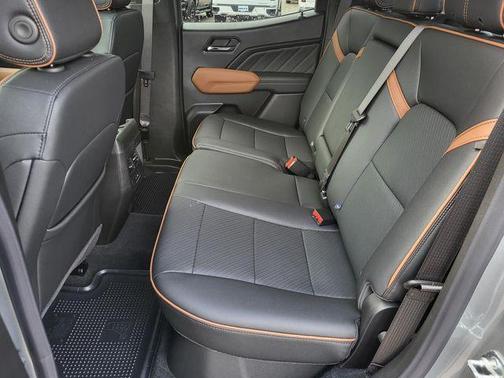 2025 GMC Canyon AT4