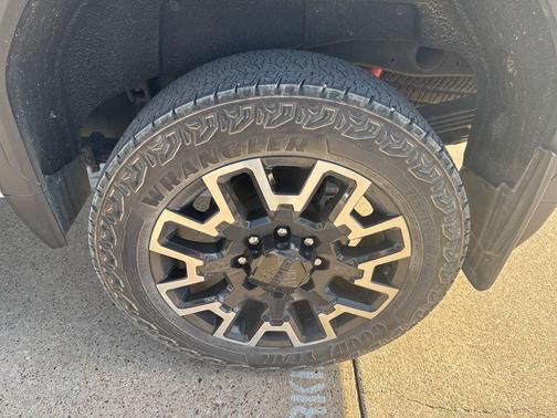 2024 GMC Sierra 2500 AT4