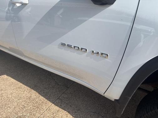Summit White 2022 Chevrolet Silverado 2500 LT