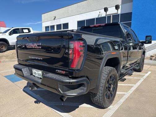 2024 GMC Sierra 2500 AT4