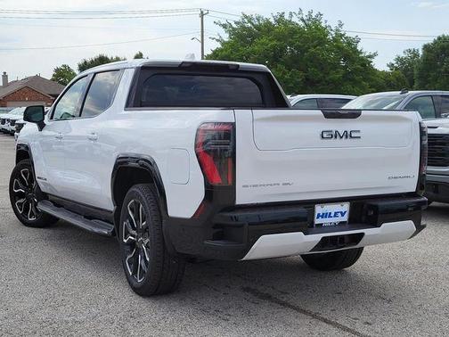 2025 GMC Sierra EV Denali