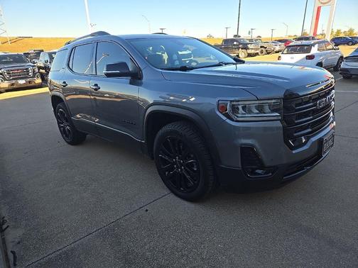 2022 GMC Acadia SLT