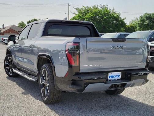 2025 GMC Sierra EV Denali