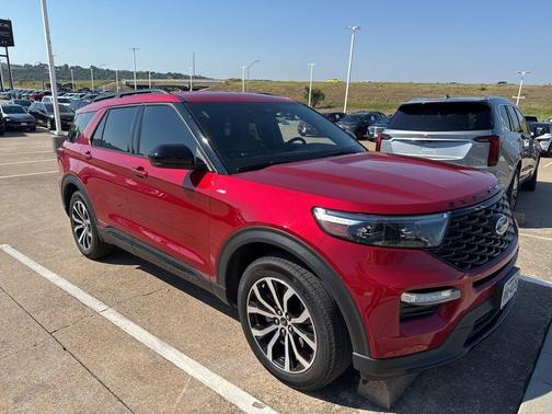 2022 Ford Explorer ST-Line
