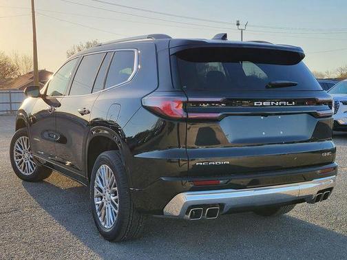 2025 GMC Acadia Denali