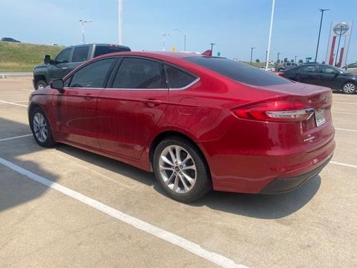 Photo 2 of 7 of 2020 Ford Fusion SE