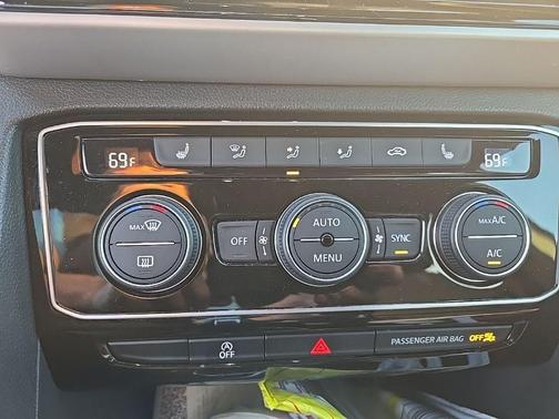 2022 Volkswagen Atlas Cross Sport 3.6L V6 SE w/Technology