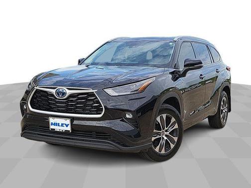 2022 Toyota Highlander Hybrid XLE