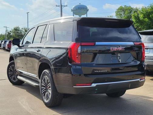 2025 GMC Yukon Elevation