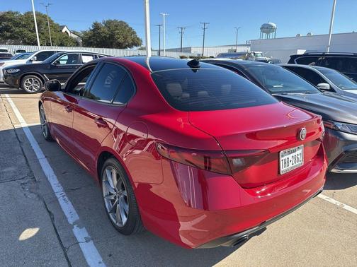 2023 Alfa Romeo Giulia Base