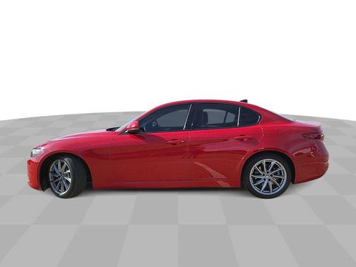2023 Alfa Romeo Giulia Base