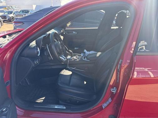 2023 Alfa Romeo Giulia Base