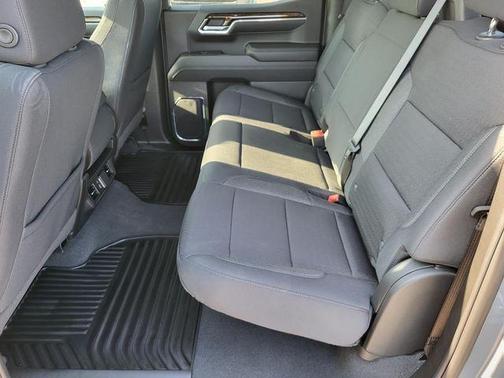 2025 GMC Sierra 1500 SLE