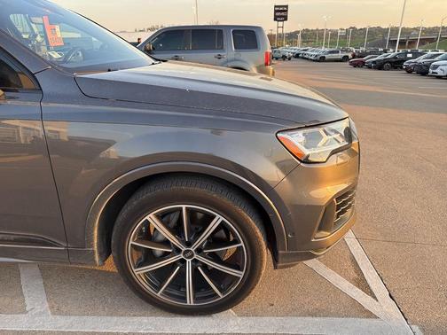 Samurai Gray Metallic 2022 Audi Q7 55 Premium Plus