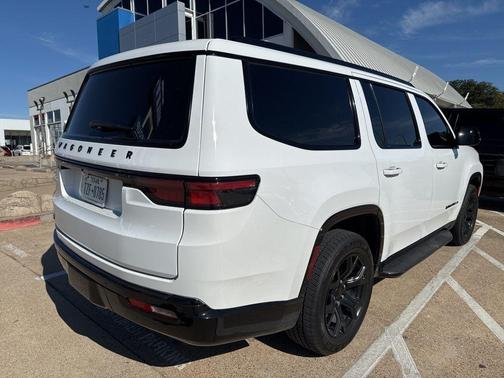 2023 Jeep Wagoneer Series II