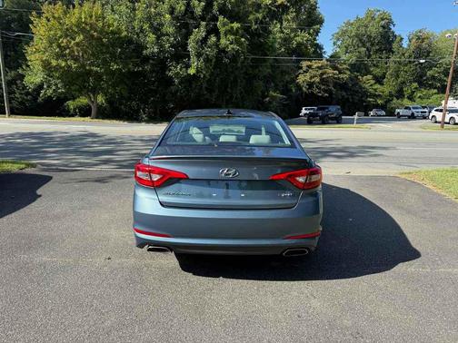 Nouveau Blue 2016 Hyundai SONATA Sport