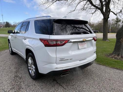White 2019 Chevrolet Traverse High Country