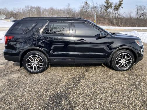 2017 Ford Explorer sport