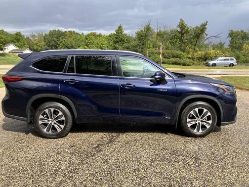 2021 Toyota Highlander Hybrid XLE