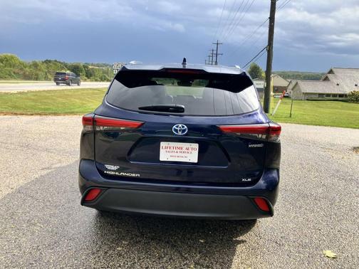 2021 Toyota Highlander Hybrid XLE