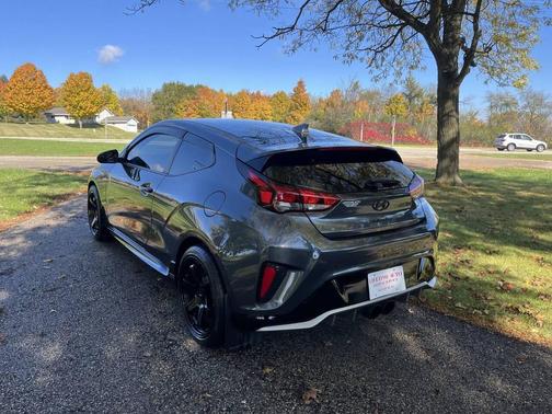 2020 Hyundai Veloster Base