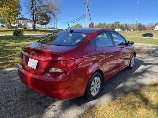 2016 Hyundai Accent SE