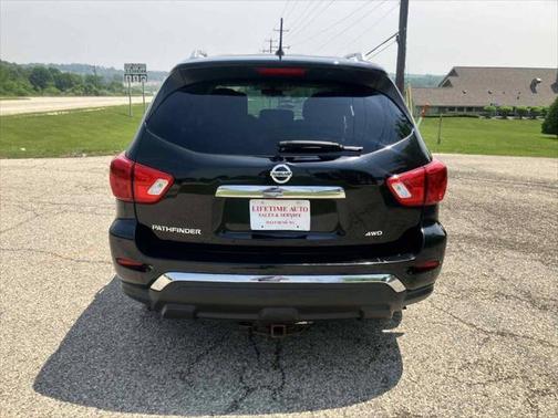 2017 Nissan Pathfinder SL