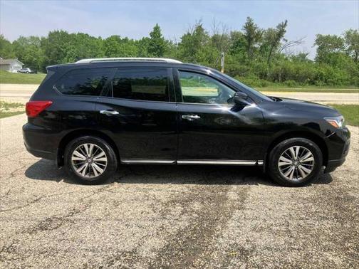 2017 Nissan Pathfinder SL