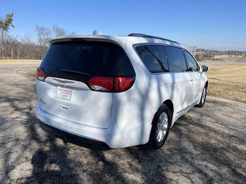 2018 Chrysler Pacifica Touring-L