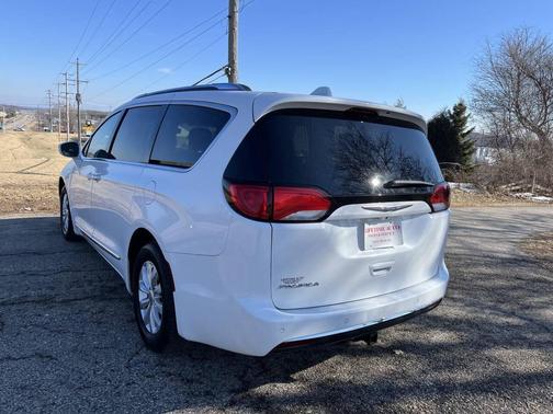 2018 Chrysler Pacifica Touring-L