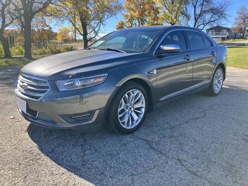 2017 Ford Taurus Limited 4dr Sedan