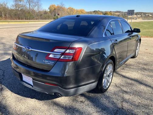 2017 Ford Taurus Limited 4dr Sedan