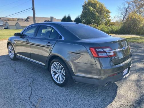2017 Ford Taurus Limited 4dr Sedan