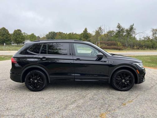 2022 Volkswagen Tiguan 2.0T SE R-Line Black 4MOTION