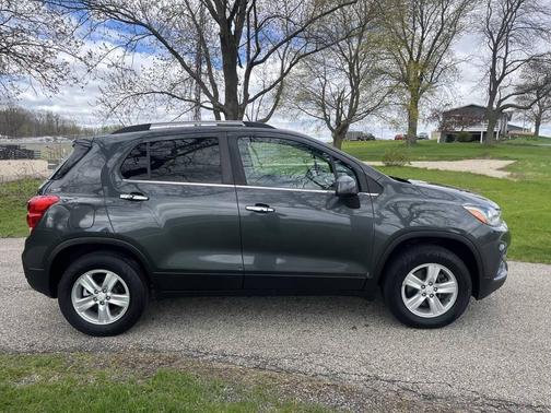 Gray 2018 Chevrolet Trax LT