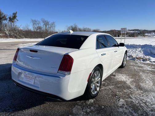 2018 Chrysler 300 Limited