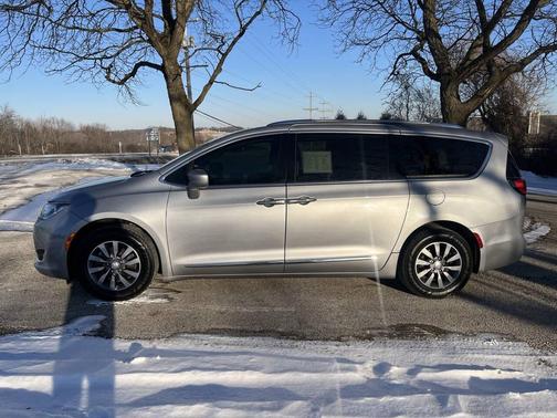 2020 Chrysler Pacifica Touring-L Plus