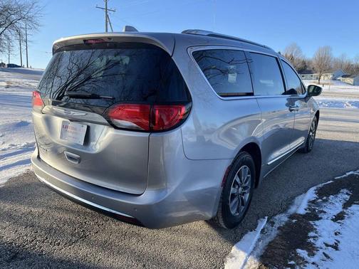 2020 Chrysler Pacifica Touring-L Plus