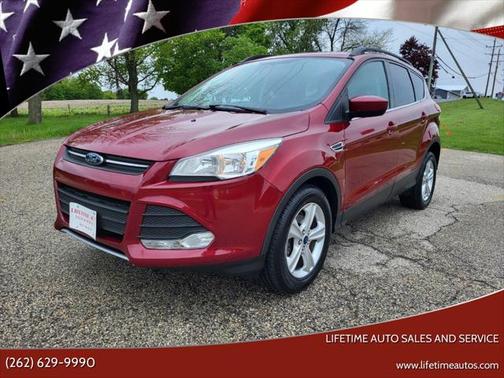 RED 2014 Ford Escape SE