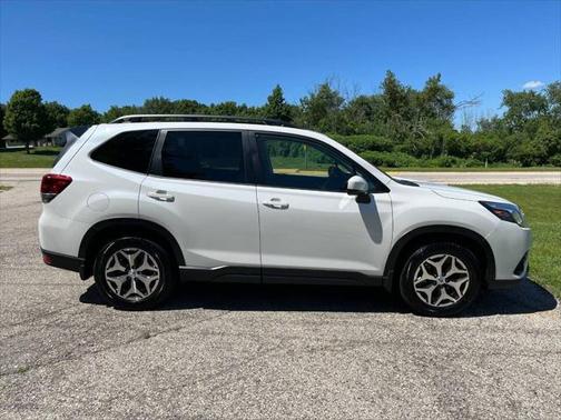 2024 Subaru Forester Premium