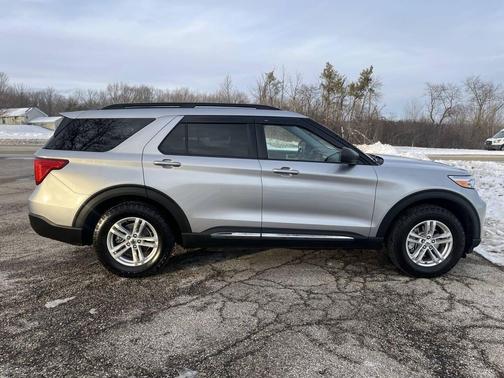 2021 Ford Explorer XLT AWD 4dr SUV
