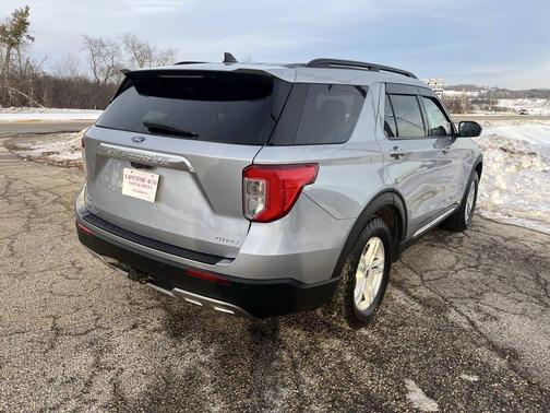 2021 Ford Explorer XLT AWD 4dr SUV