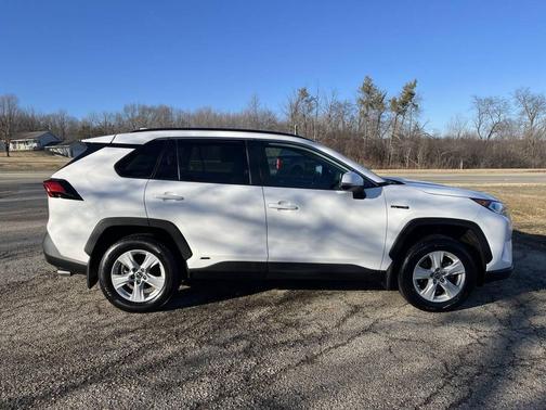 2019 Toyota RAV4 Hybrid XLE