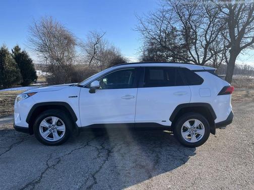 2019 Toyota RAV4 Hybrid XLE