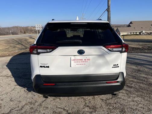 2019 Toyota RAV4 Hybrid XLE