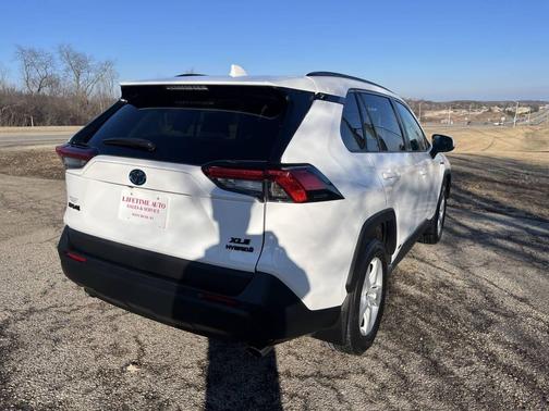 2019 Toyota RAV4 Hybrid XLE