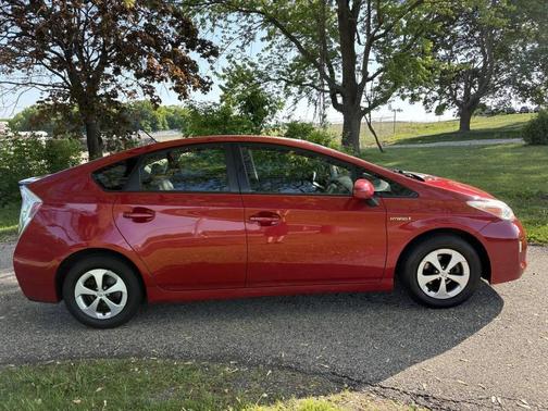 Red 2013 Toyota Prius