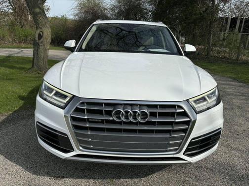White 2018 Audi Q5 Premium Plus